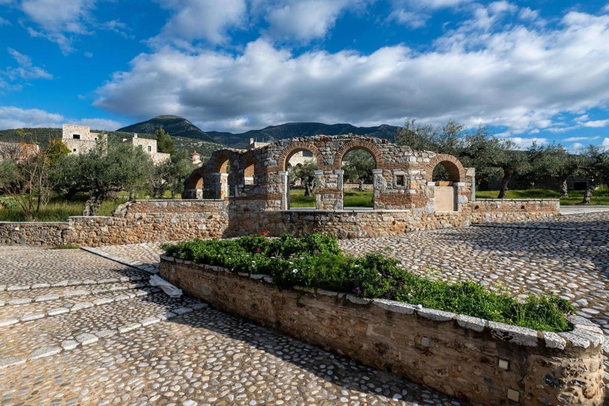 Tzokeika Traditional Settlement Riglia Extérieur photo
