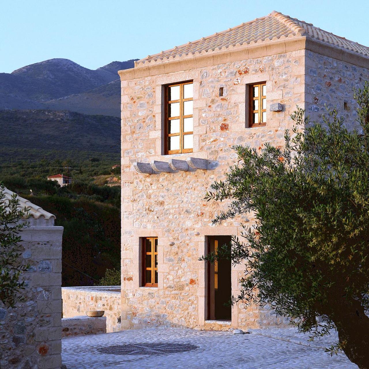Tzokeika Traditional Settlement Riglia Extérieur photo